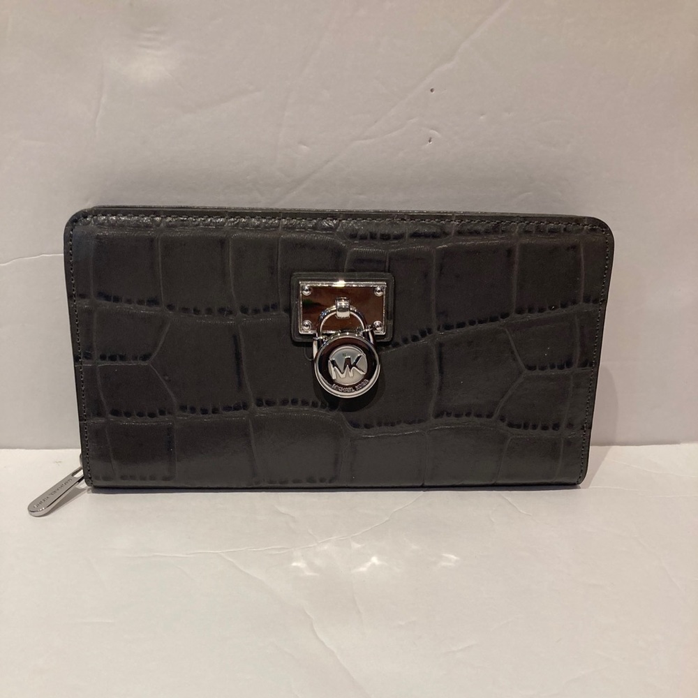 Michael Kors zip around wallet